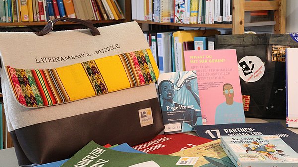Ein Aufnahme aus der Bibliothek des EPiZ Reutlingen 